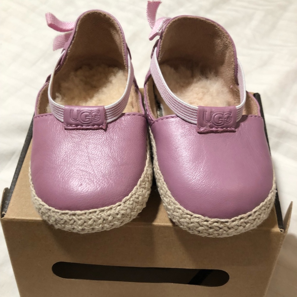 UGG Estee Size 2/3 BNIB